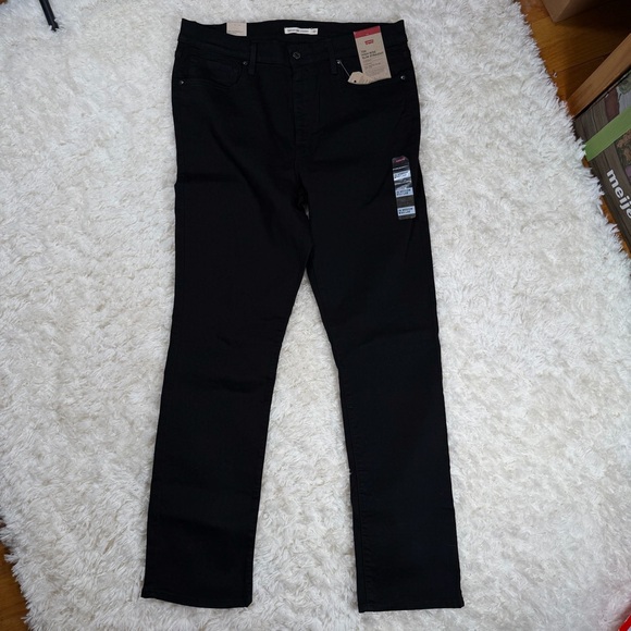 Levi's Women’s Black Jeans - Picture 6 of 7